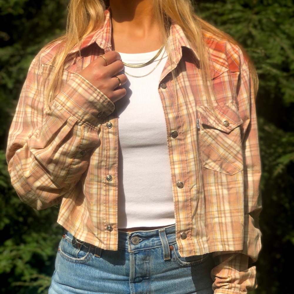 orange bleached/distressed cropped Levi’s flannel